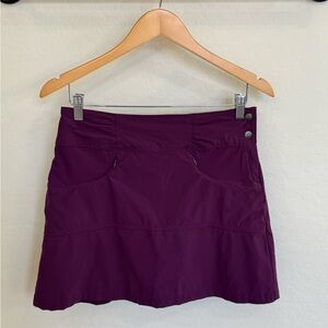 Athleta Ripstop Skirt/Skort in Sangria. LIKE NEW, size 4!